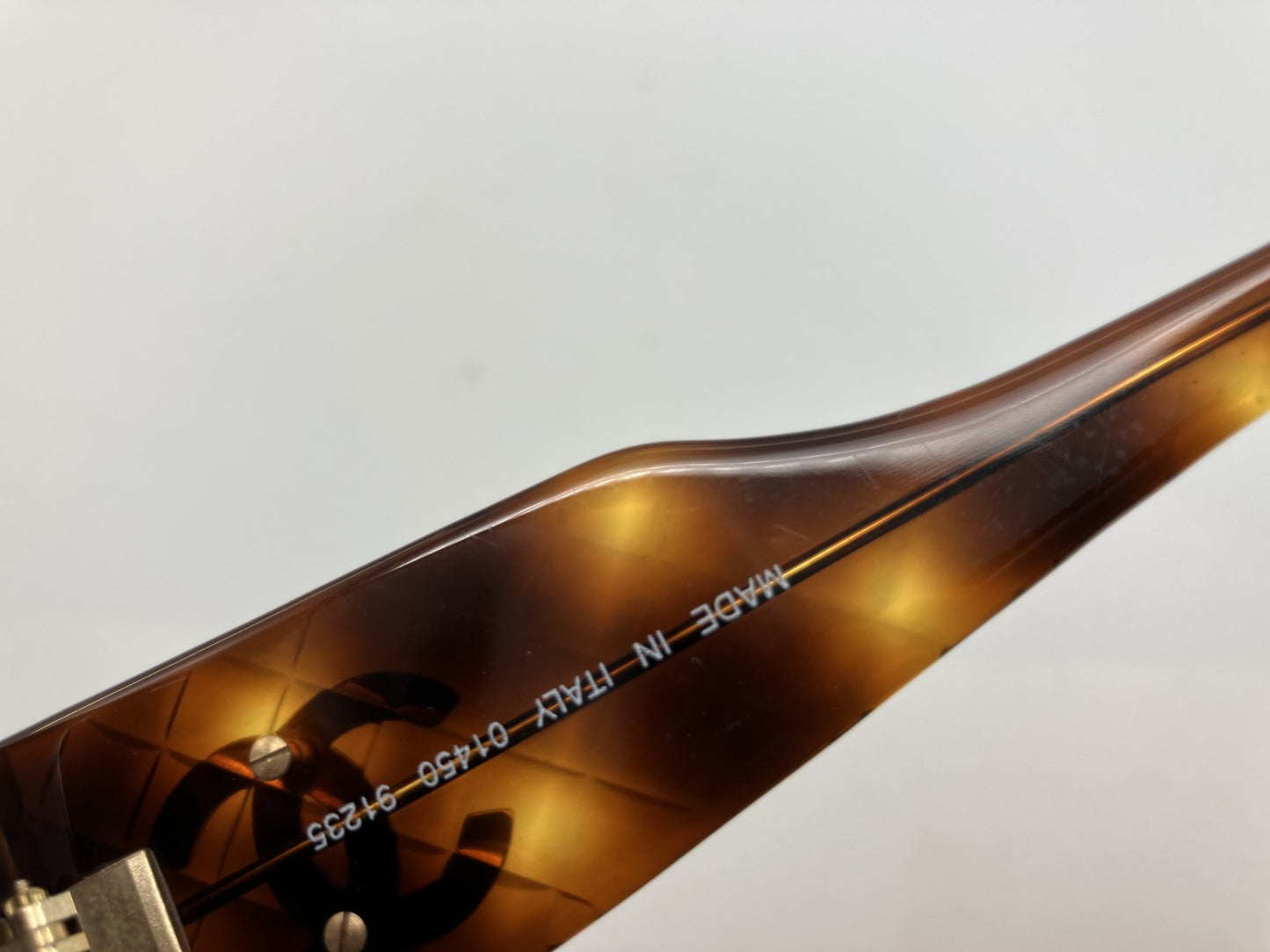 CHANEL 01450 912/35 Tortoise Brown Sunglasses CC Logo Quilted Temple w/ Case Italy