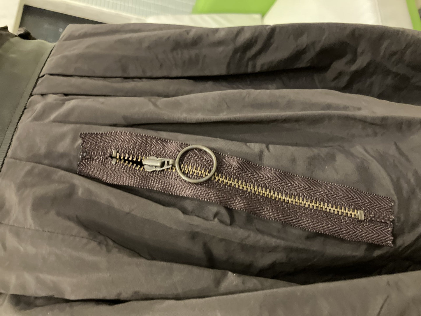 LANVIN en Bleu Skirt Khaki Ruffled waist x ring zip design Size 38