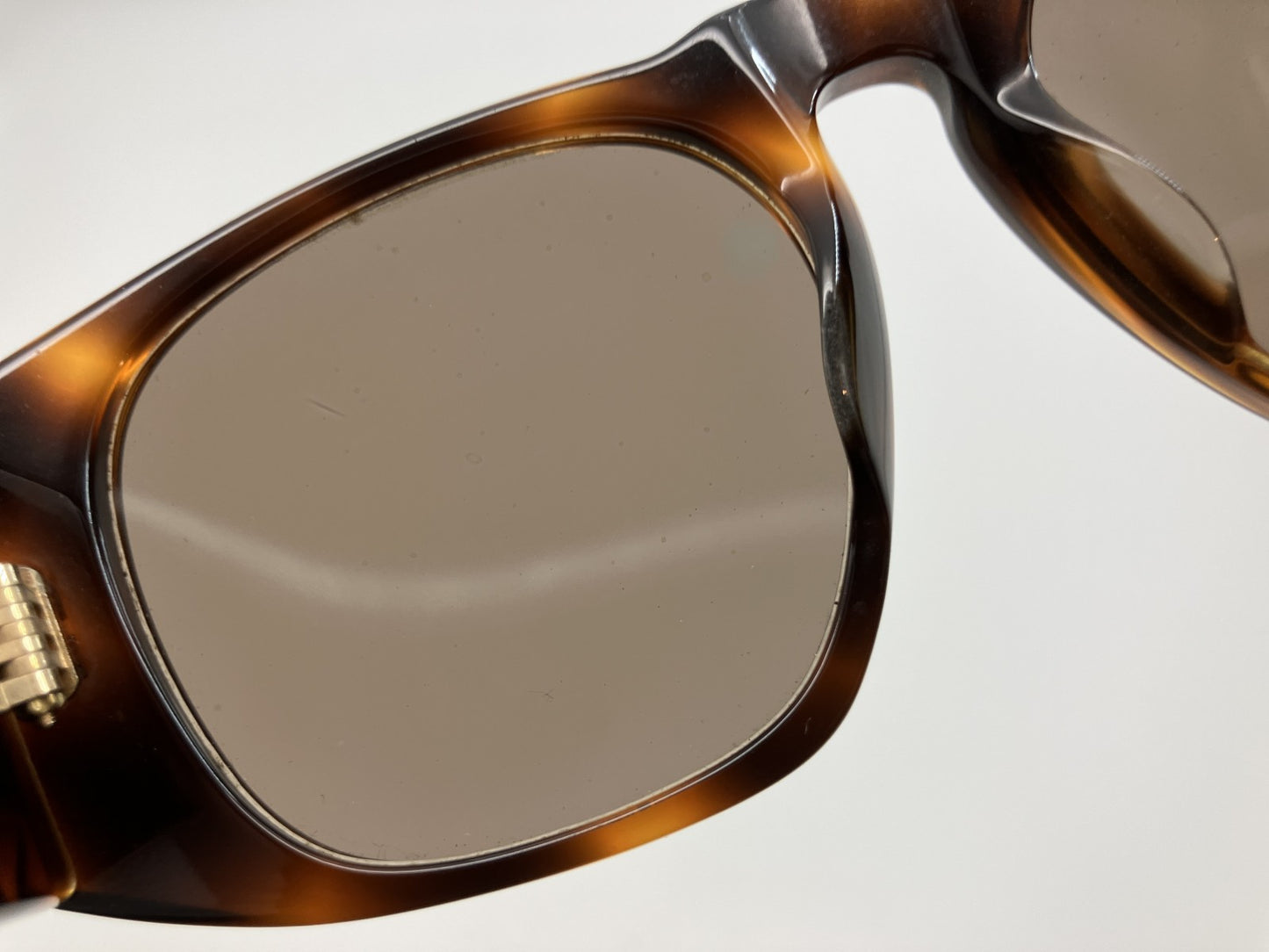 CHANEL 01450 912/35 Tortoise Brown Sunglasses CC Logo Quilted Temple w/ Case Italy