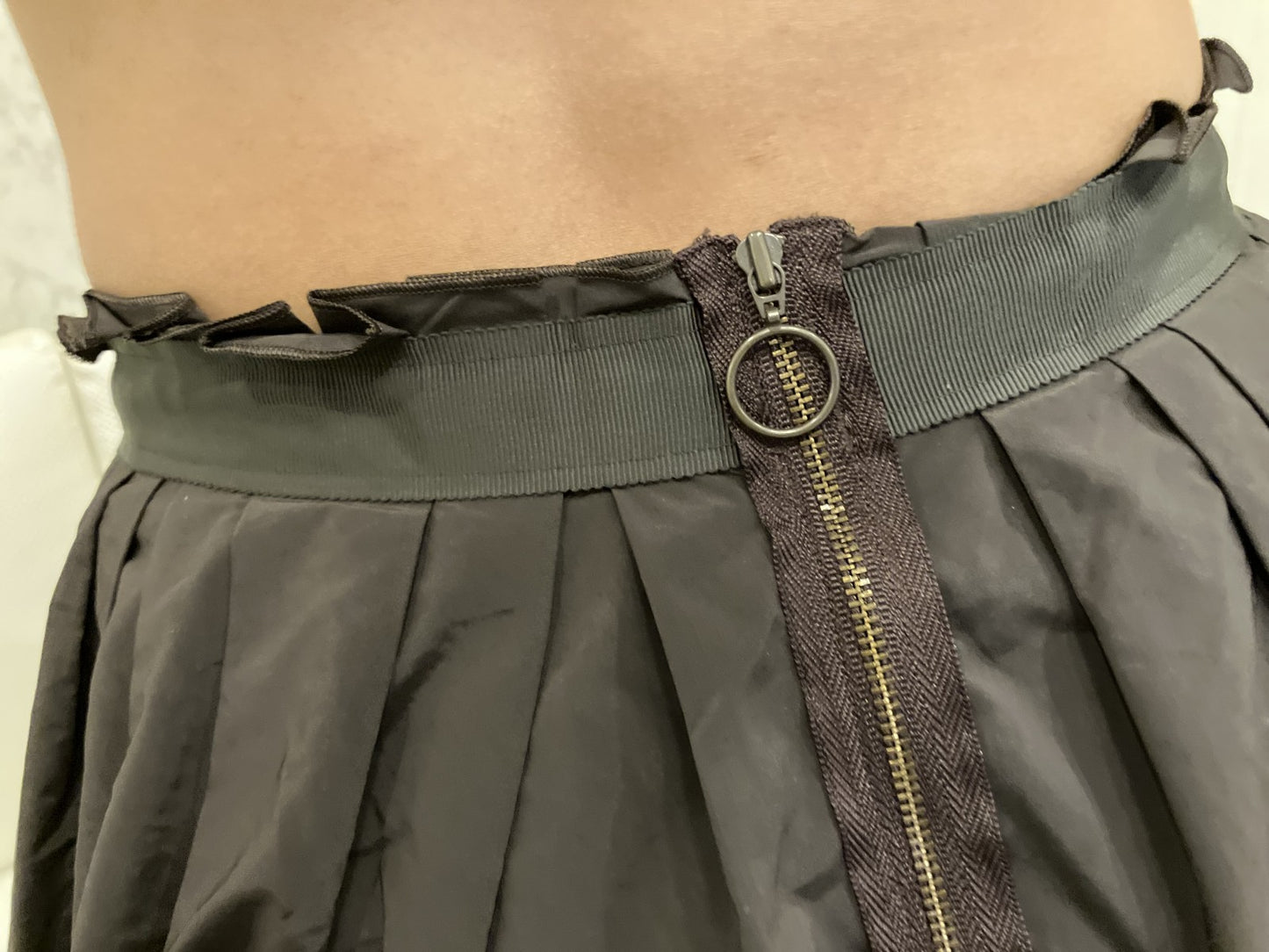 LANVIN en Bleu Skirt Khaki Ruffled waist x ring zip design Size 38