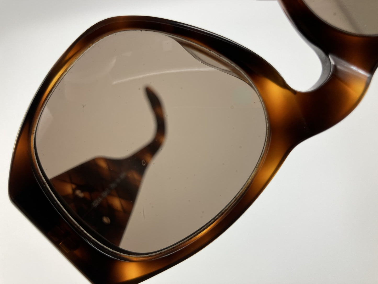 CHANEL 01450 912/35 Tortoise Brown Sunglasses CC Logo Quilted Temple w/ Case Italy