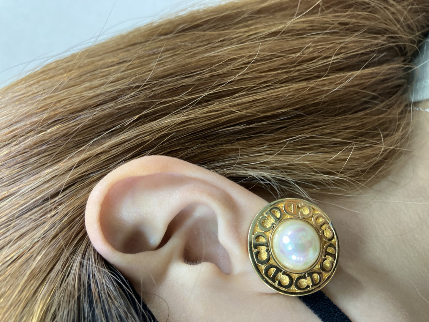 Christian Dior CD Logo Pearl Clip Earrings Gold Tone Vintage Round 27mm