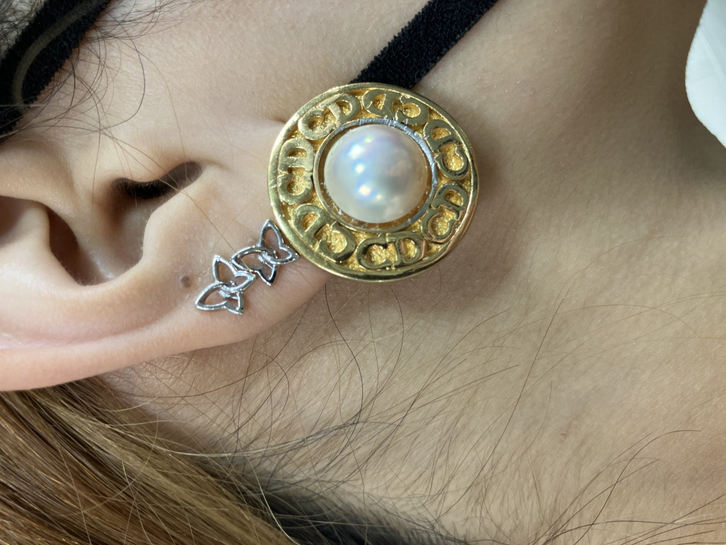 Christian Dior CD Logo Pearl Clip Earrings Gold Tone Vintage Round 27mm