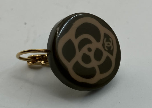 CHANEL Coco Mark Camellia Pierced Earrings 03/P Plastic x GP Khaki x Gold One side only