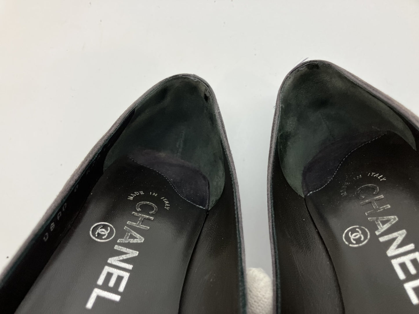 Chanel Coco Mark Suede Pumps (JP 22.5 cm)(US 5.5)(8.86 inch)(EU 35.5) Women's Gray