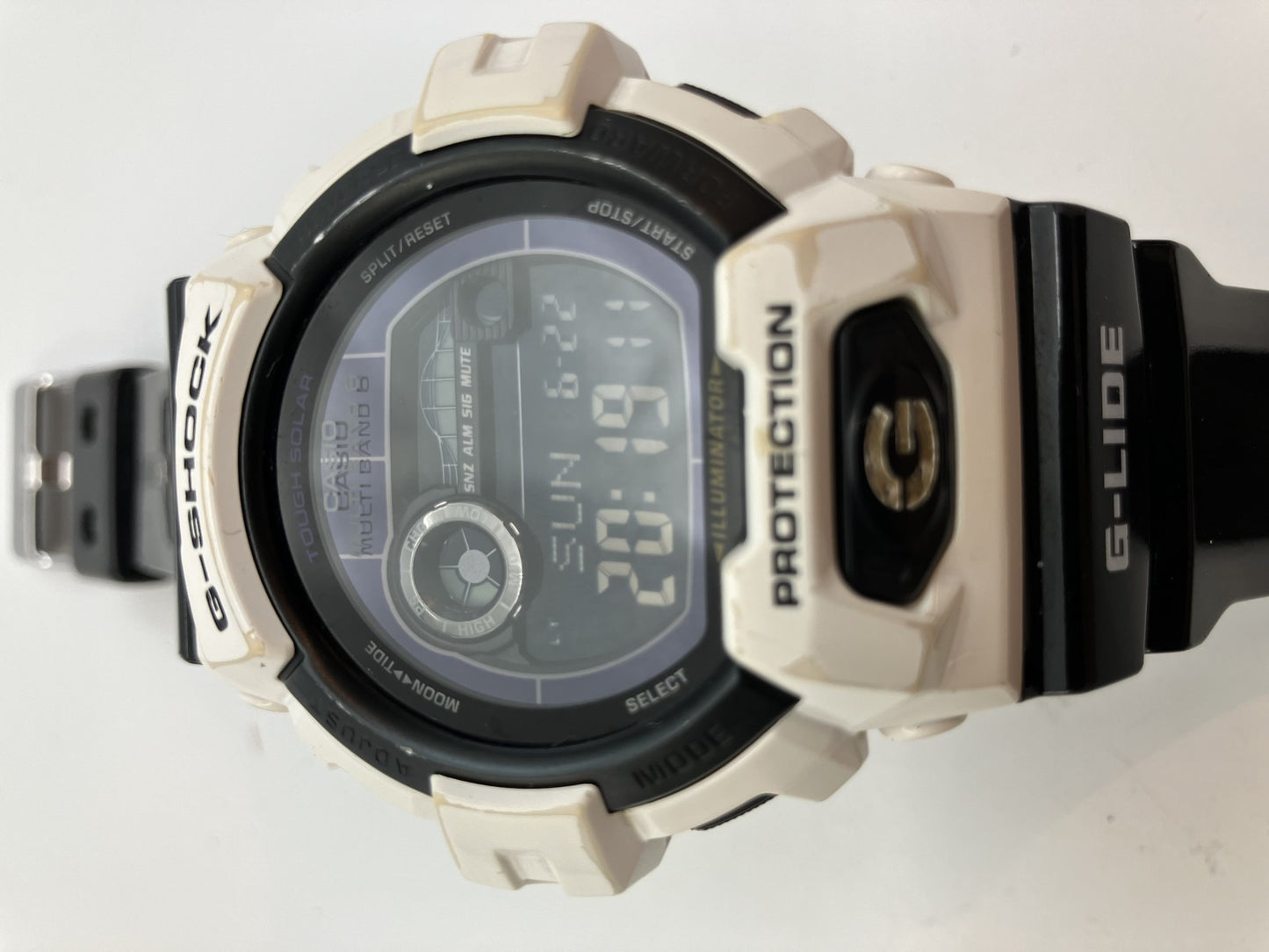 Casio G-SHOCK GWX-8900B Men's Watch White x Black Tough Solar Powered Radio Controlled Watch 3279 [Move Confirmed]