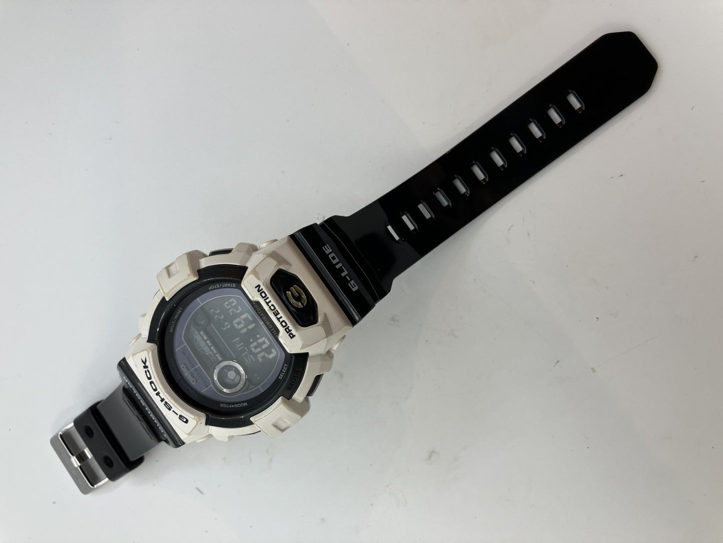 Casio G-SHOCK GWX-8900B Men's Watch White x Black Tough Solar Powered Radio Controlled Watch 3279 [Move Confirmed]