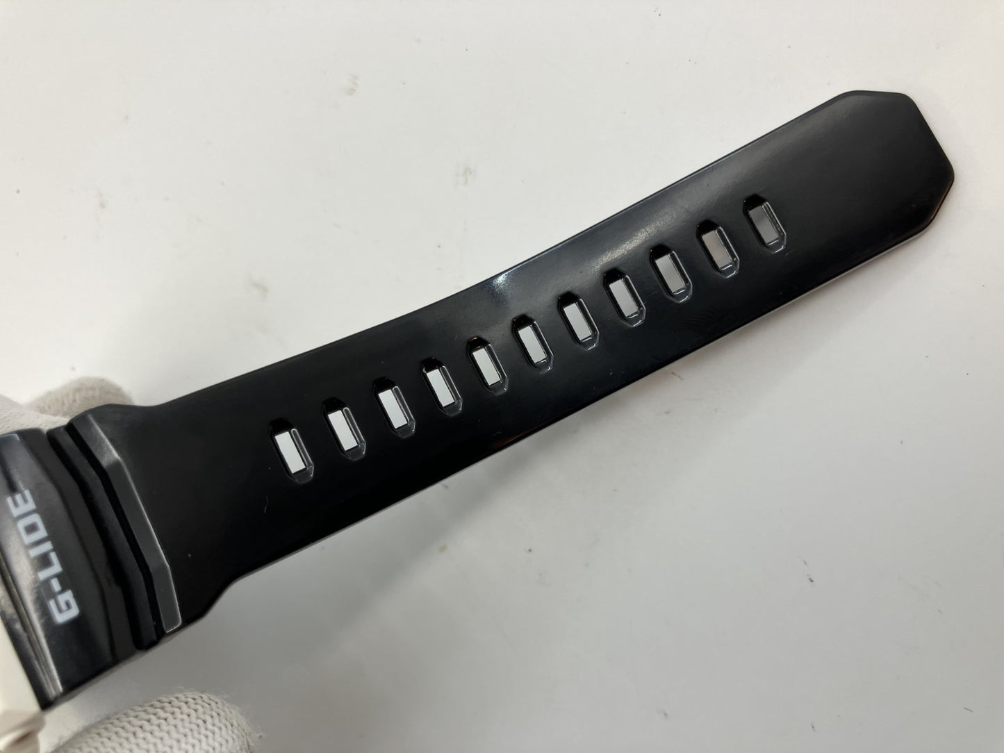 Casio G-SHOCK GWX-8900B Men's Watch White x Black Tough Solar Powered Radio Controlled Watch 3279 [Move Confirmed]