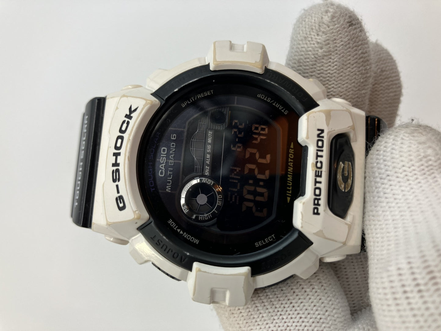 Casio G-SHOCK GWX-8900B Men's Watch White x Black Tough Solar Powered Radio Controlled Watch 3279 [Move Confirmed]
