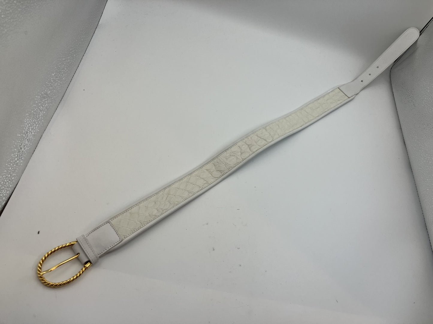 GUCCI Old Gucci Belt Total length 94cm (37.01 inch) Width 4.6cm (1.81 inch) White &amp; Gold Free shipping 