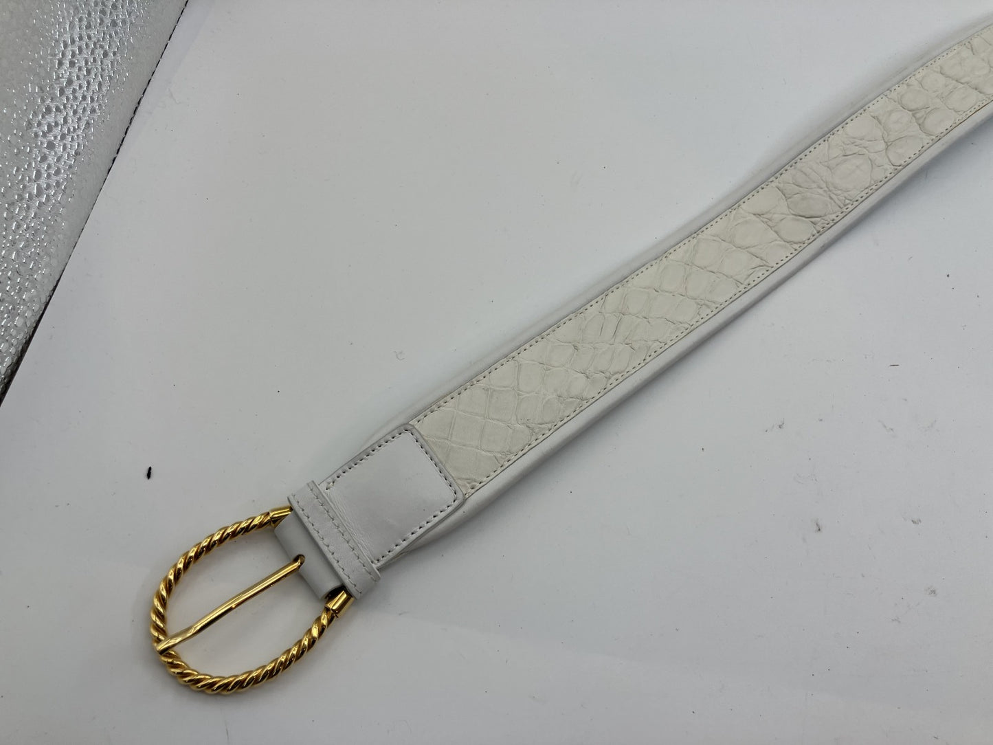 GUCCI Old Gucci Belt Total length 94cm (37.01 inch) Width 4.6cm (1.81 inch) White &amp; Gold Free shipping 