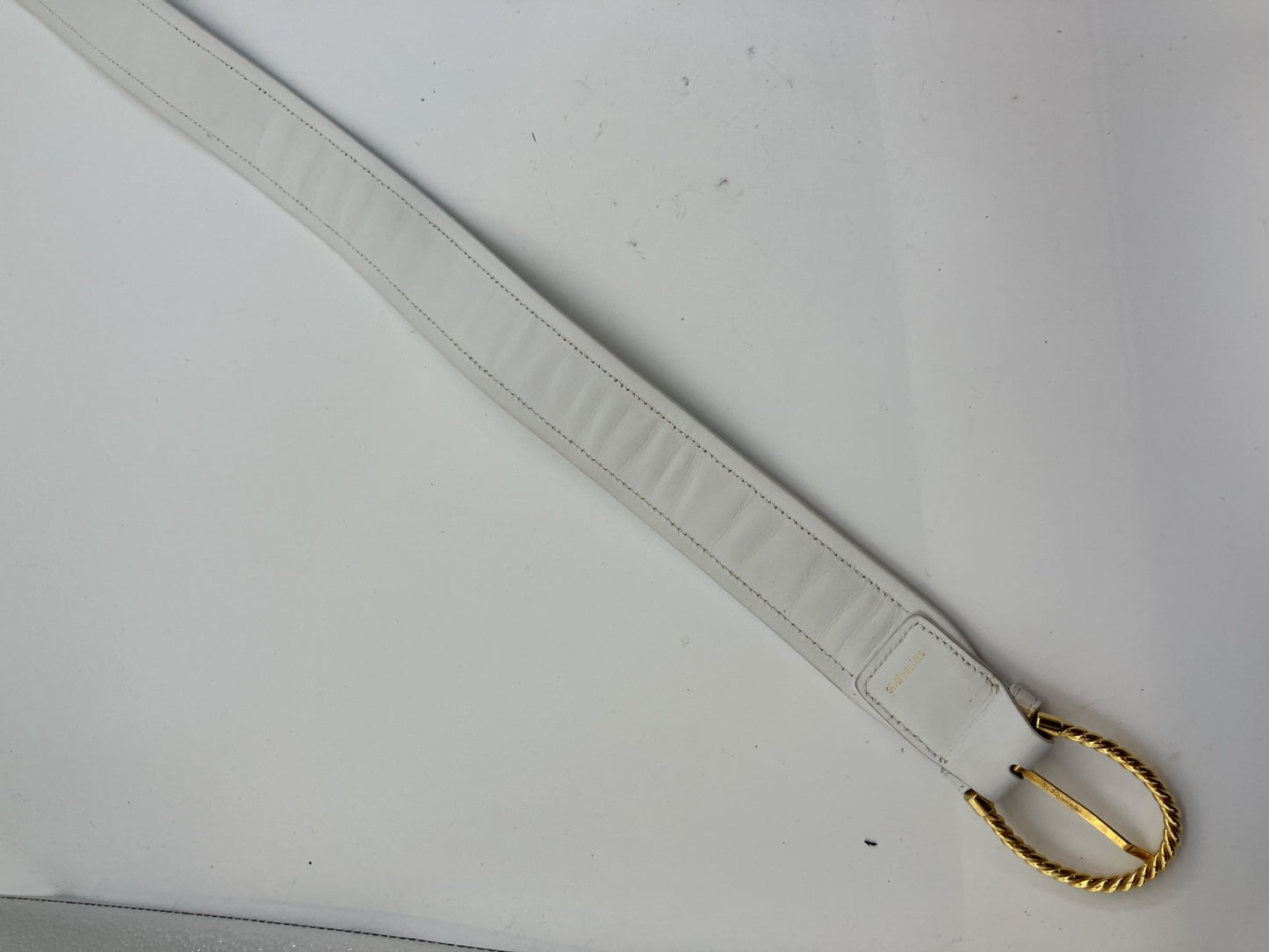 GUCCI Old Gucci Belt Total length 94cm (37.01 inch) Width 4.6cm (1.81 inch) White &amp; Gold Free shipping 