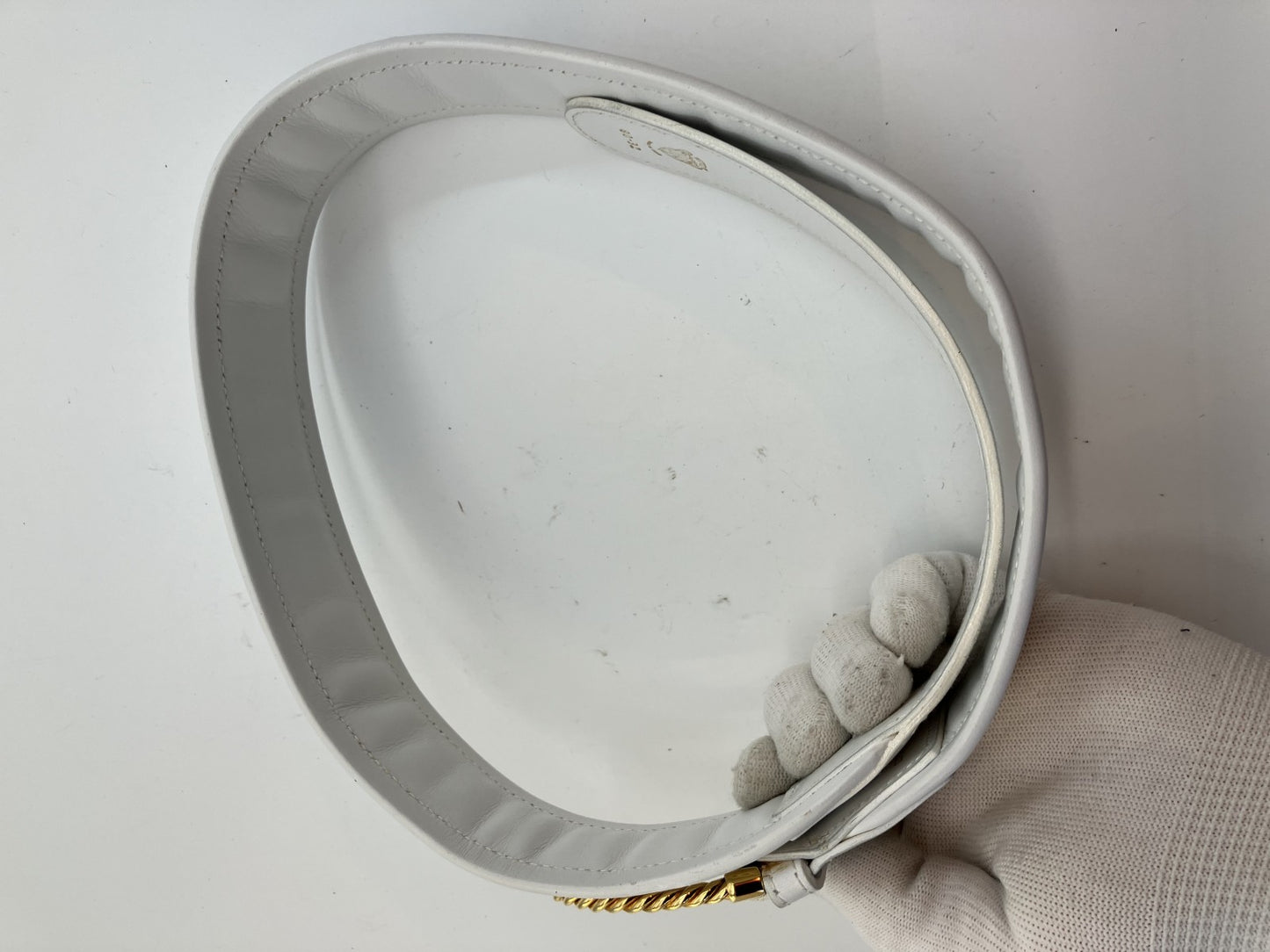 GUCCI オールドグッチ ベルト 最長94ｃｍ(37.01インチ) 幅4.6ｃｍ(1.81インチ) ホワイト＆ゴールド 送料無料