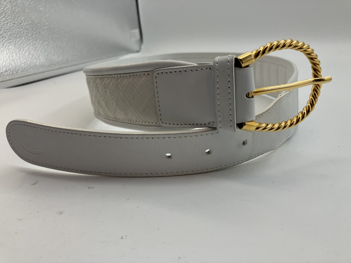 GUCCI Old Gucci Belt Total length 94cm (37.01 inch) Width 4.6cm (1.81 inch) White &amp; Gold Free shipping 