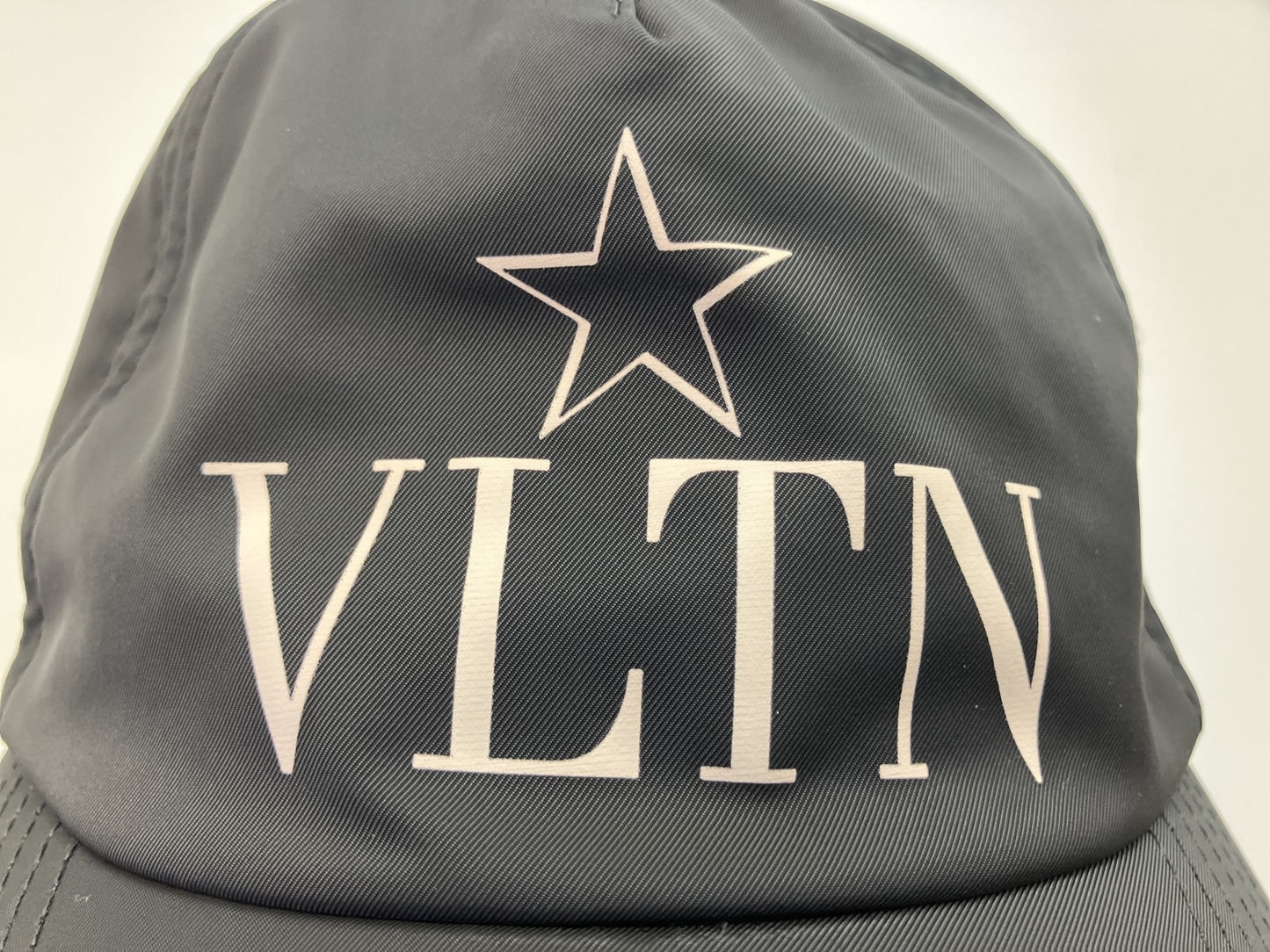 Valentino Garavani VLTN Logo Cap Black Size 59 Made in Italy Authentic