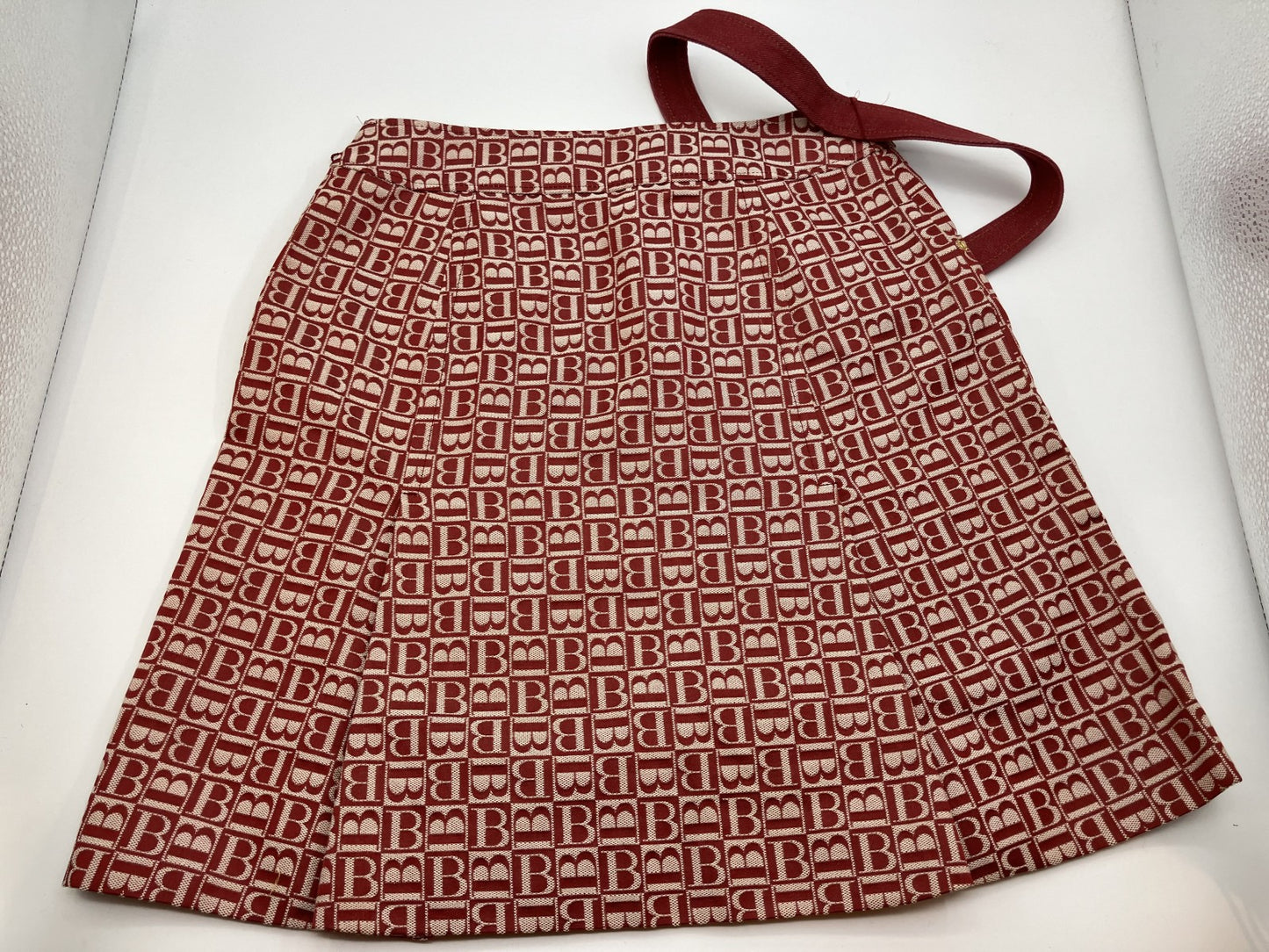 BURBERRY BLUE LABEL Burberry Blue Label all-over print skirt Size 38 Length approx. 18.9"