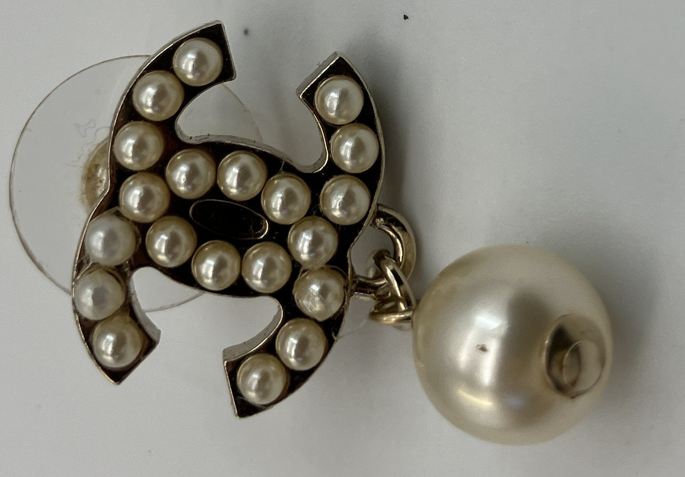 CHANEL Coco Mark Faux Pearl Drop Dangle Stud Earring Gold Tone 07V Single