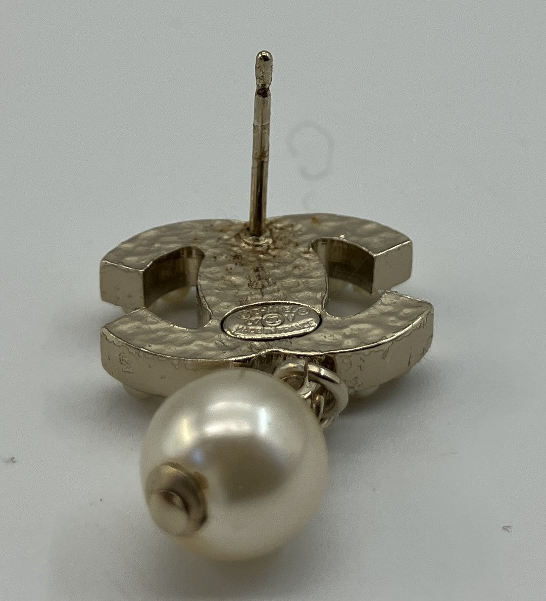 CHANEL Coco Mark Faux Pearl Drop Dangle Stud Earring Gold Tone 07V Single