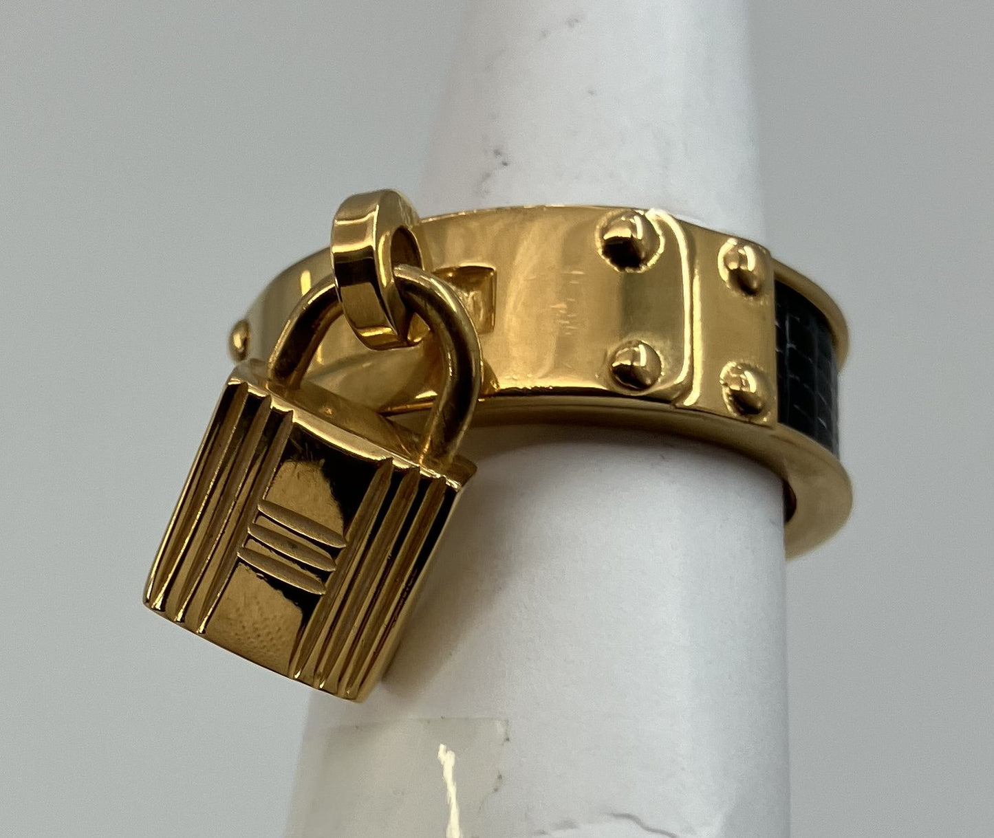 HERMES Scarf Ring Kelly Gold x Navy พร้อมกล่อง จัดส่งฟรี 