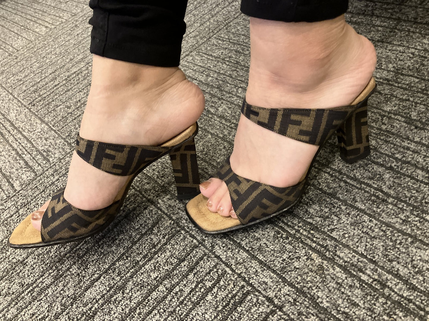 FENDI Zucca Canvas Sandals Block Heel EU 37 US 6.5–7 Brown Black Repaired Heel