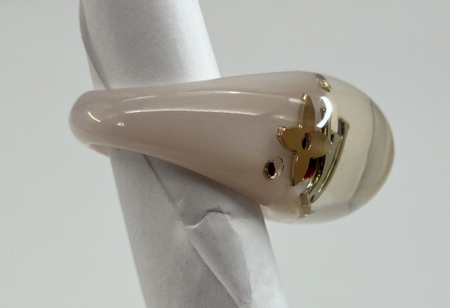 LOUIS VUITTON Burgundy Circle John (JP 16)(EU 56)(US 8) White x Clear Ring
