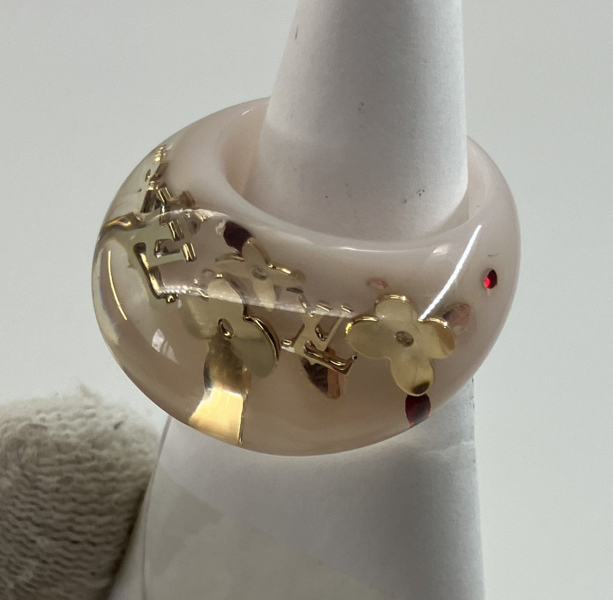 LOUIS VUITTON Burgundy Circle John (JP 16)(EU 56)(US 8) White x Clear Ring