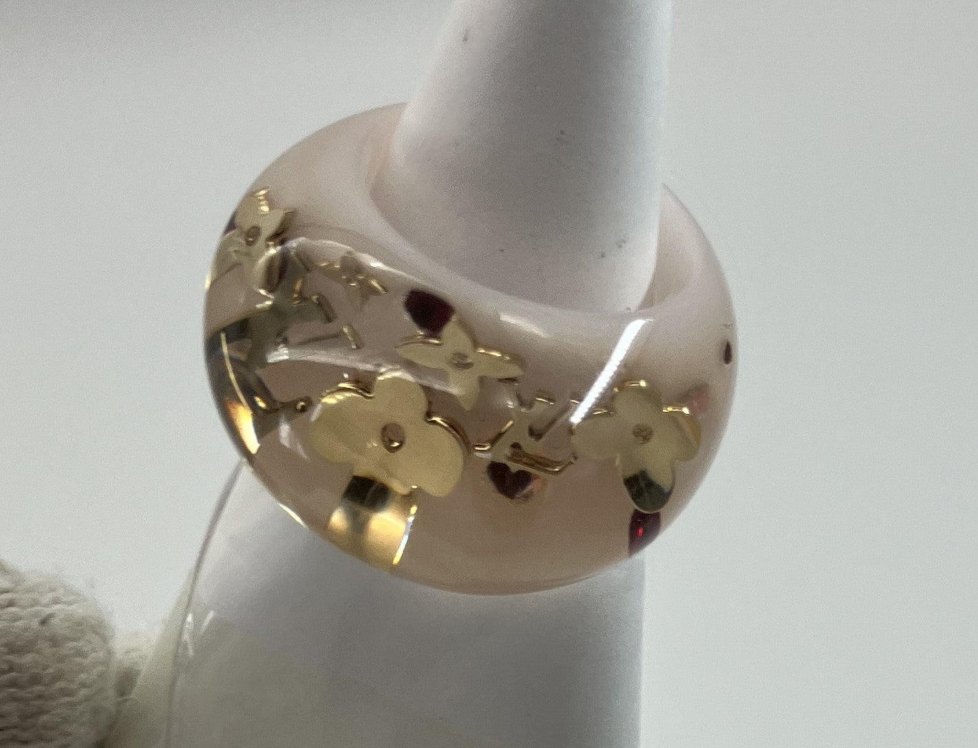 LOUIS VUITTON Burgundy Circle John (JP 16)(EU 56)(US 8) White x Clear Ring