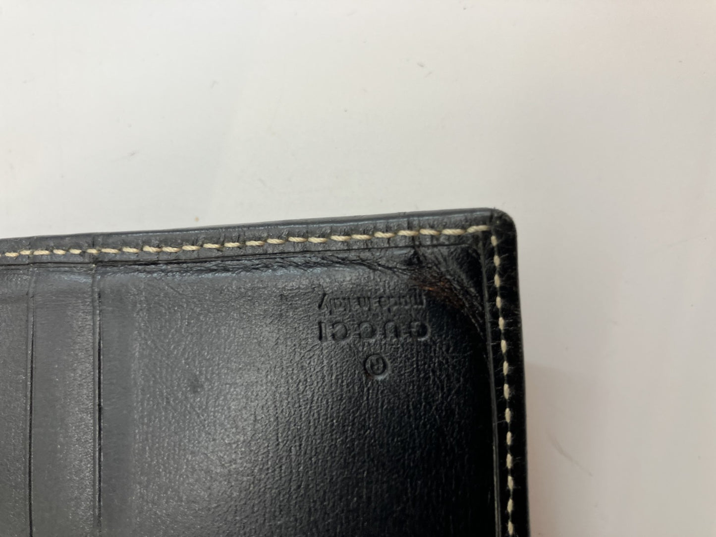 Gucci bi-fold wallet leather black free shipping 