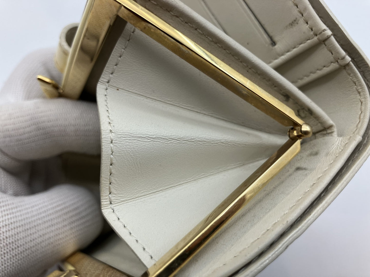 Louis Vuitton Vernis Compact Purse Wallet M10055 Monogram Embossed Beige Authentic Serial Engraved Box and Bag Included 5% Follow-up