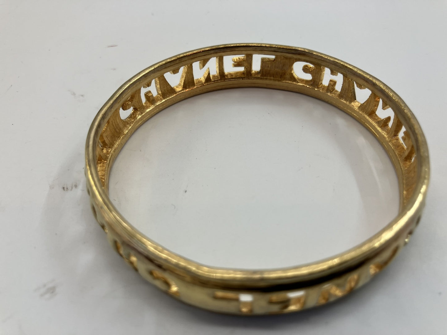 Chanel Bangle Inner diameter 7cm (2.76 inch) Arm circumference 21cm (8.27 inch) Bracelet Gold Free shipping 