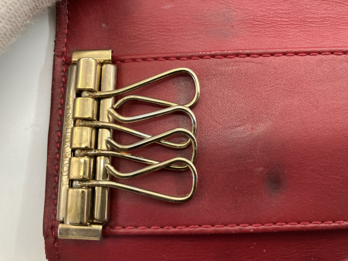 LOUIS VUITTON Red Vernis Multiclﾃｩs 4 4-Key Holder Case