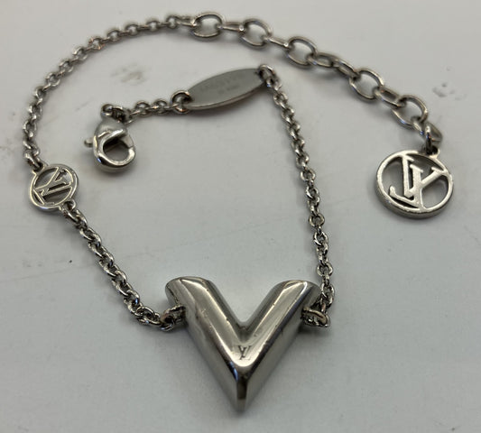 LOUIS VUITTON Essential V, wrist size 19cm, M63198/LE1201, silver bracelet, free shipping 