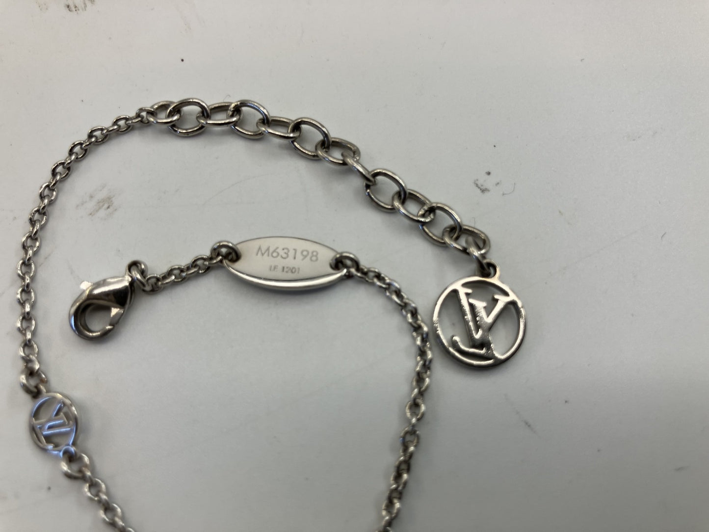 LOUIS VUITTON Essential V, wrist size 19cm, M63198/LE1201, silver bracelet, free shipping 