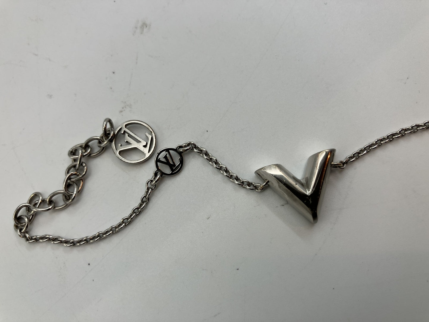 LOUIS VUITTON Essential V, wrist size 19cm, M63198/LE1201, silver bracelet, free shipping 