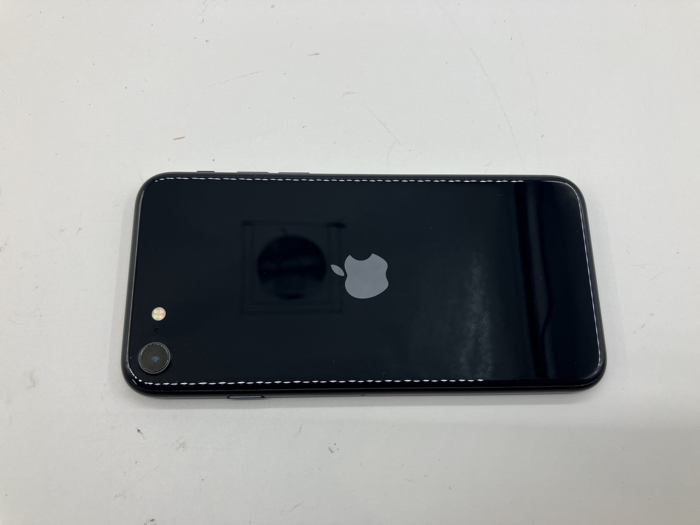 Apple iPhone SE 3rd Gen 64GB Black MMYC3J/A Unlocked Docomo Good