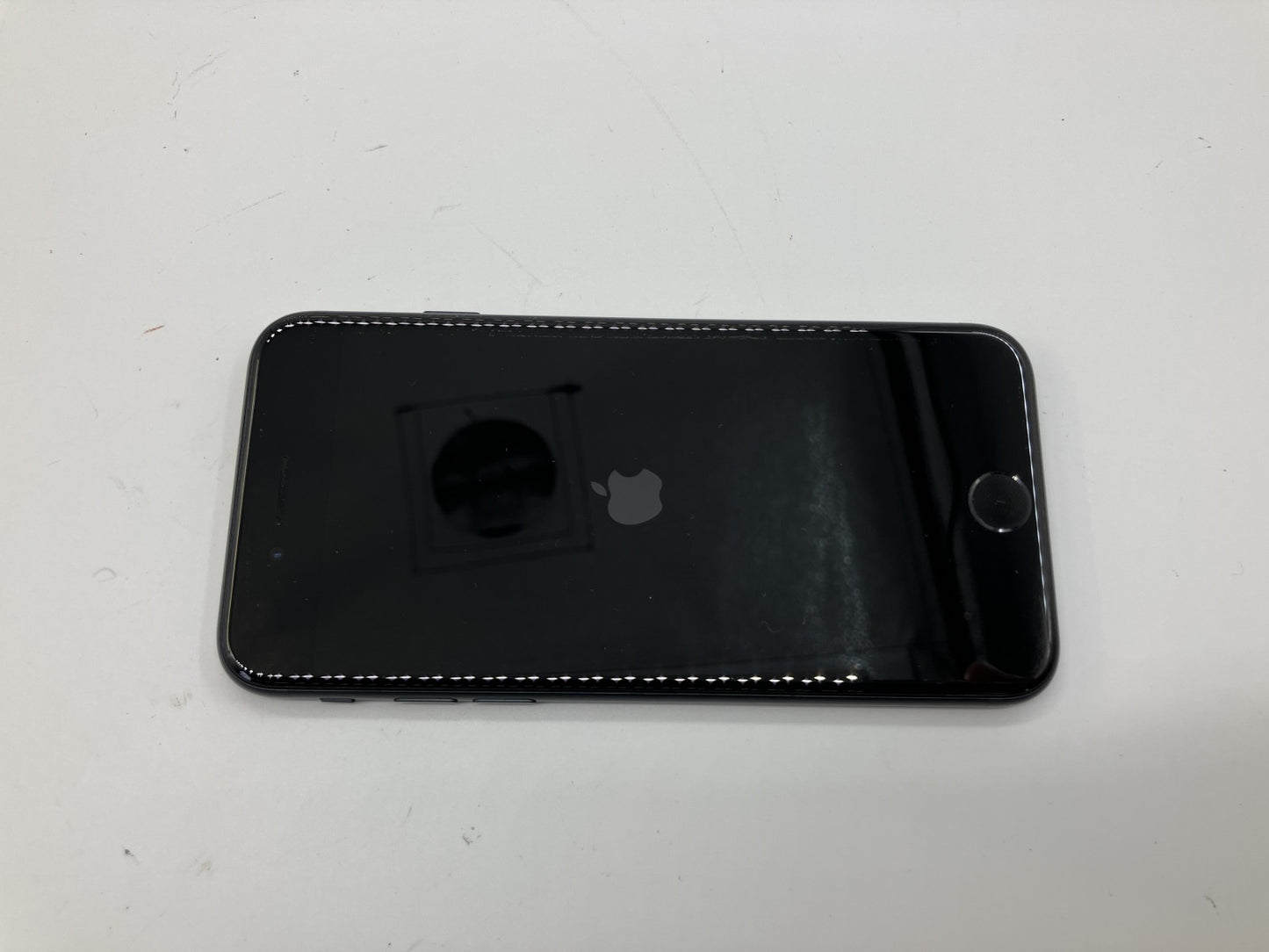 Apple iPhone SE 3rd Gen 64GB Black MMYC3J/A Unlocked Docomo Good