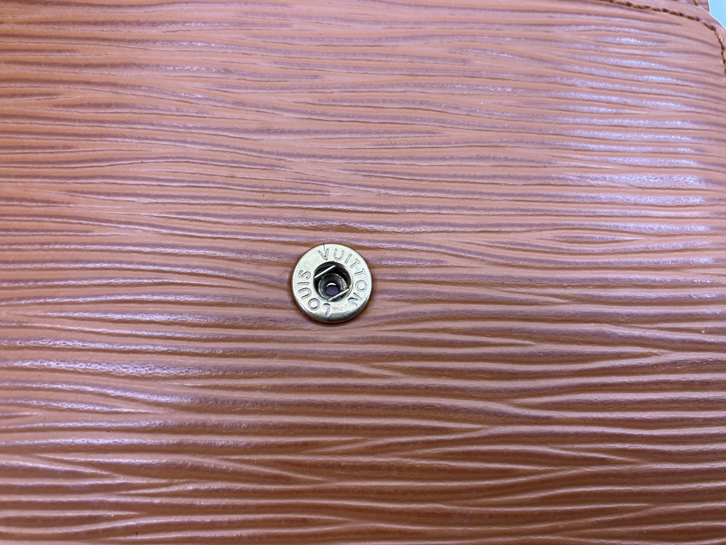 Louis Vuitton Epi Bifold Wallet Tan Brown Snap Made in France Vintage Date Code N/A