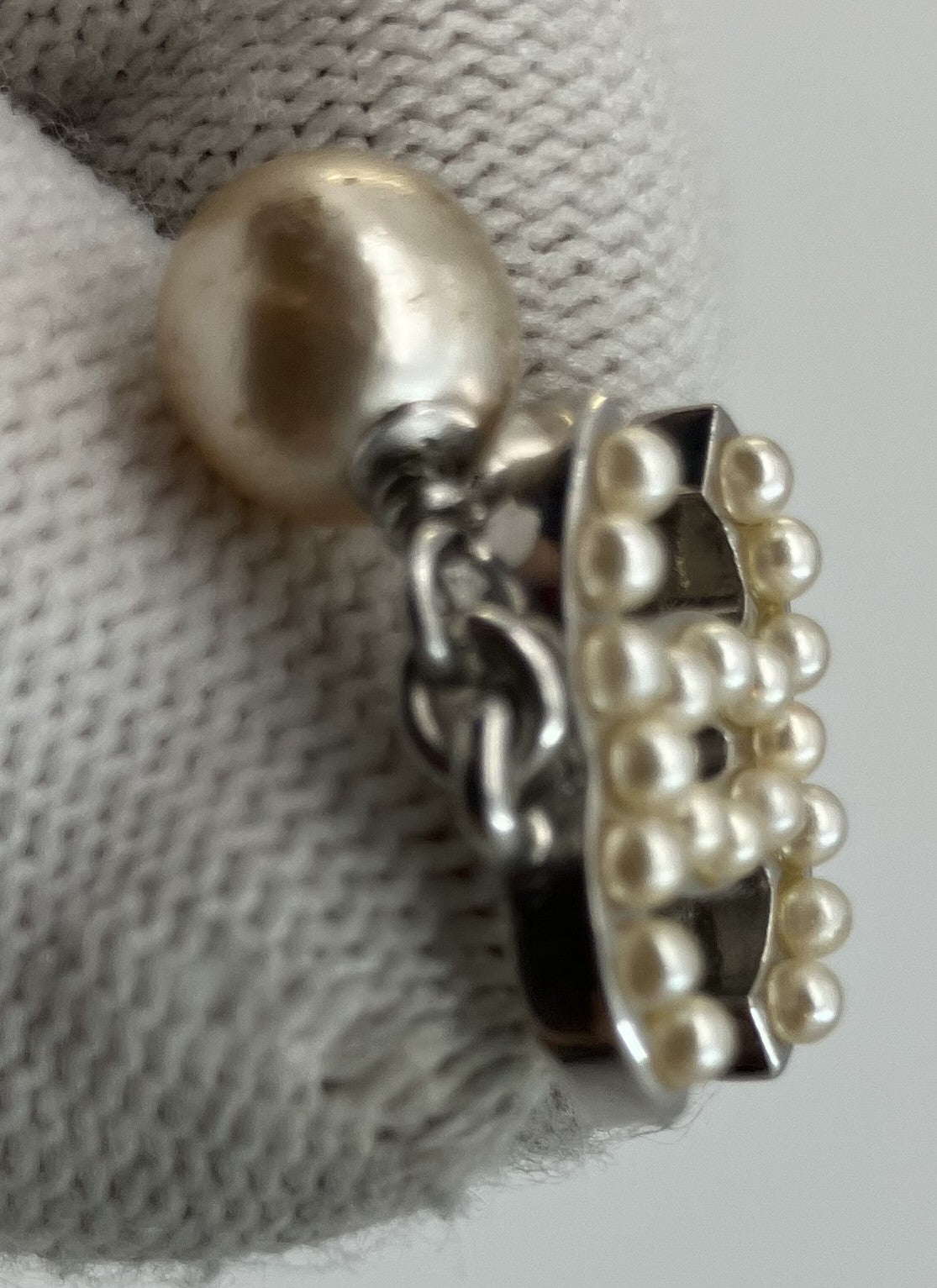 CHANEL synthetic Pearl Pierce 05 V One side only Logo: 1.6x1.1cm