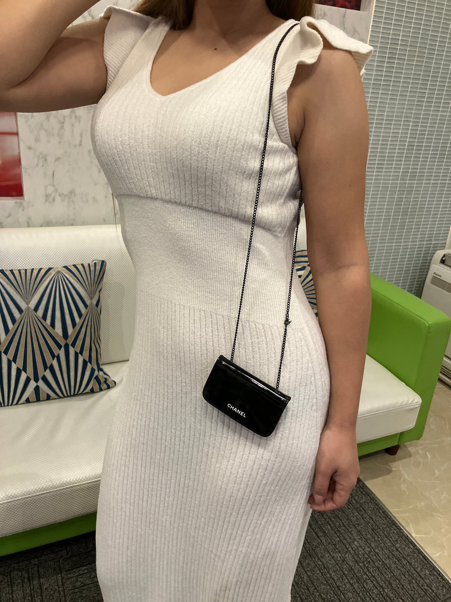 CHANEL Cosmetic Case Chain Shoulder Bag Black Novelty Not for Sale Approx 10cm　Chain length: 55 cm