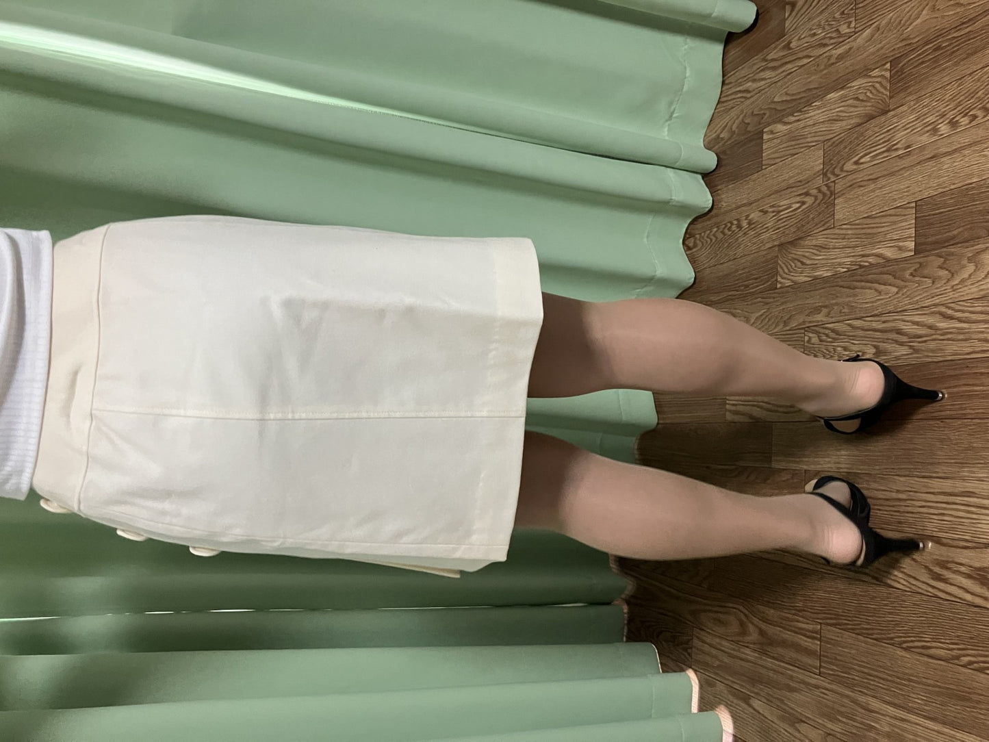 Courrèges Skirt Set 2-Piece Beige (W33/L47cm) & Gray (W32/L52cm) | Model Wearing |