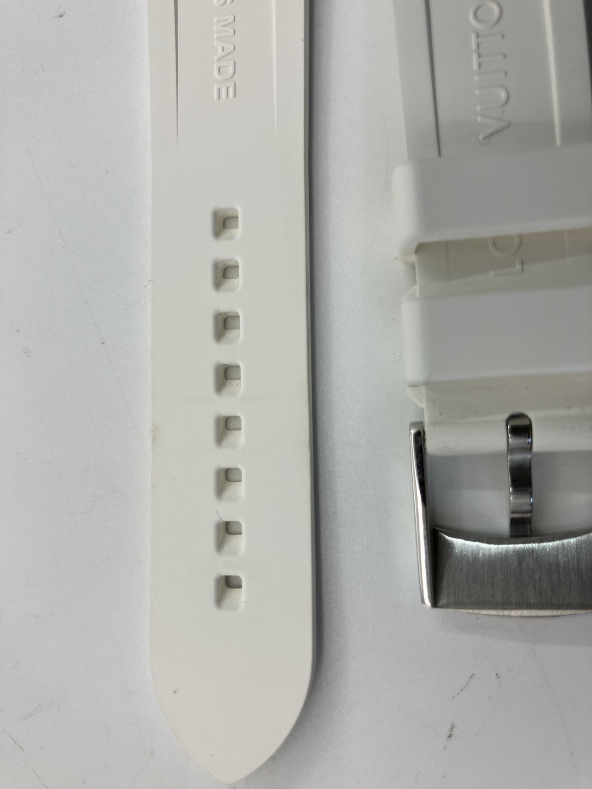 Louis Vuitton R10250 Tambour/Rubber Belt Band สีขาว จัดส่งฟรี 