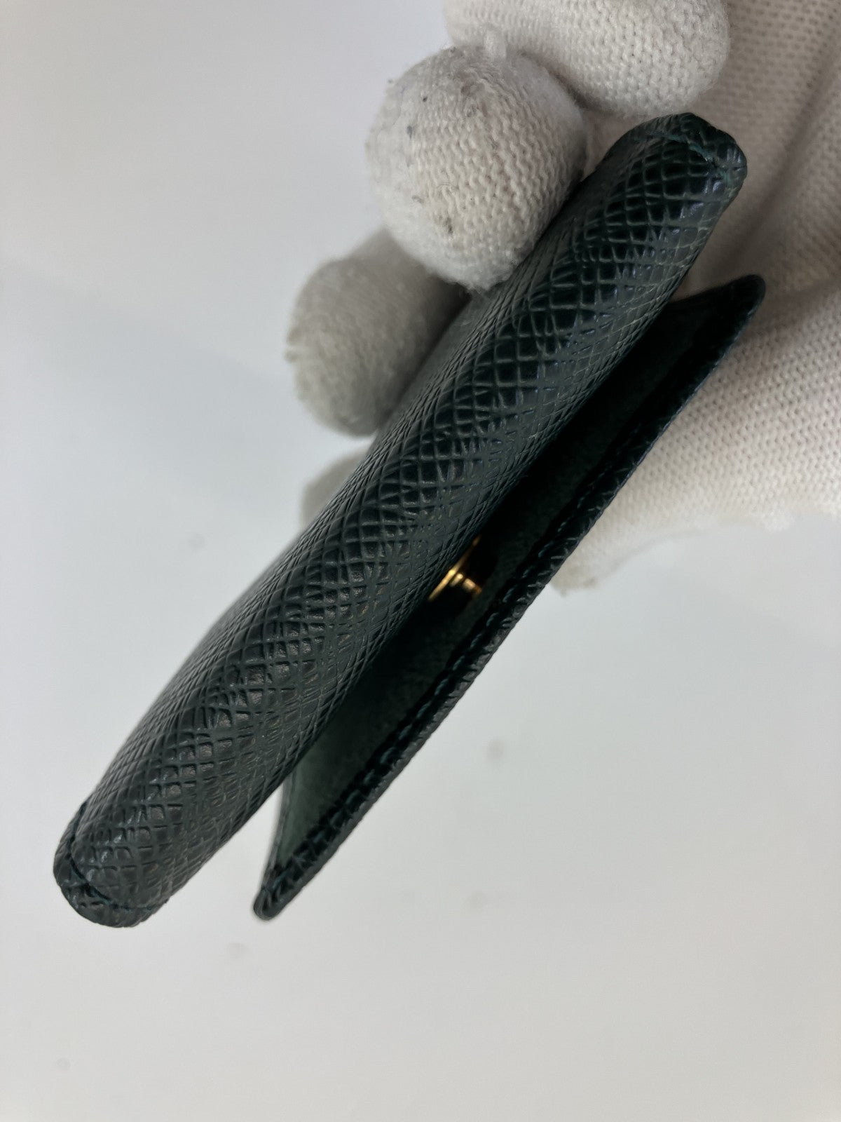 กระดุมข้อมือ Louis Vuitton รุ่น GP Taiga พร้อมกล่อง จัดส่งฟรี 