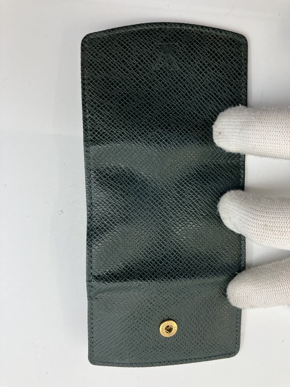 กระดุมข้อมือ Louis Vuitton รุ่น GP Taiga พร้อมกล่อง จัดส่งฟรี 