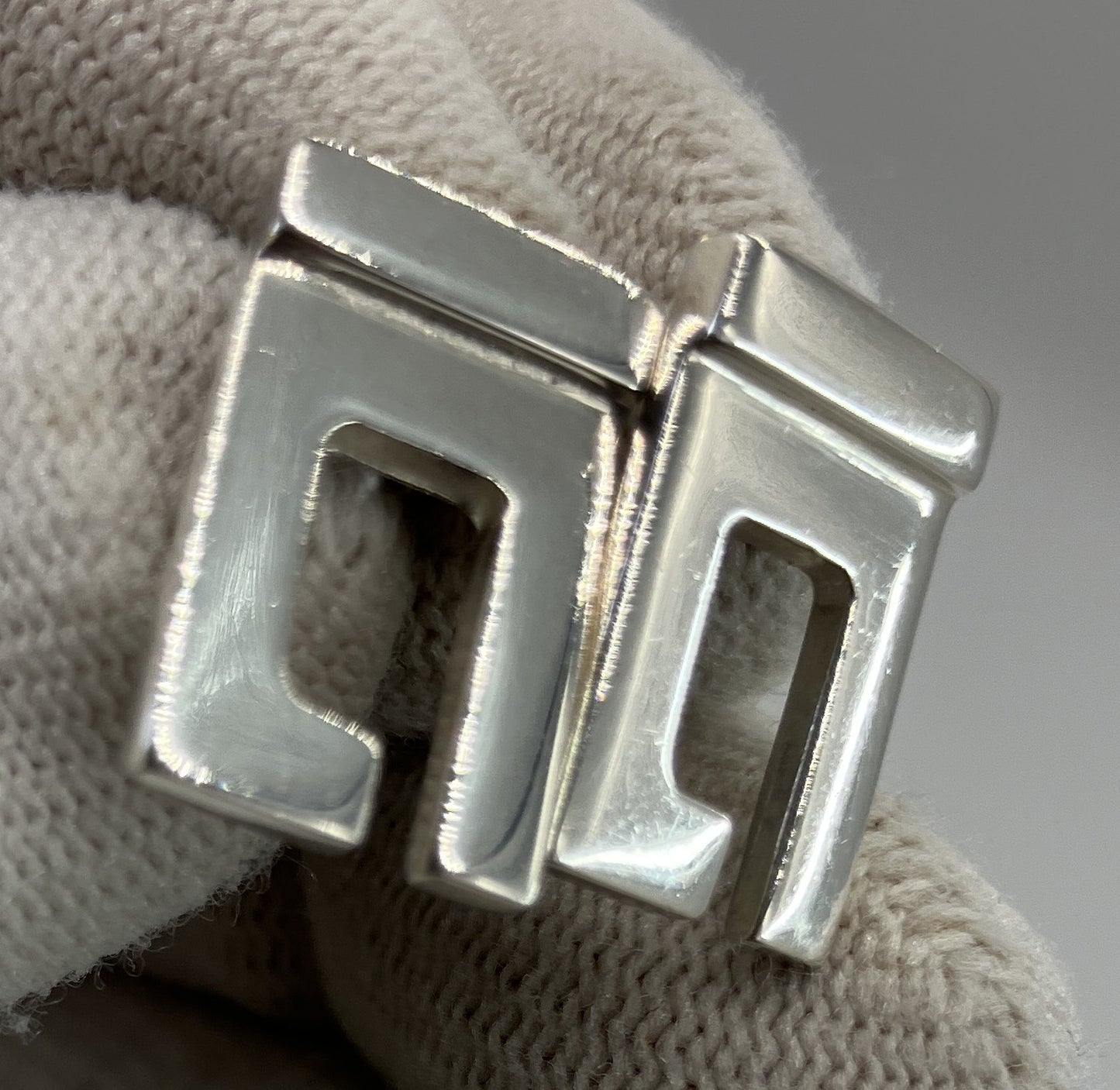 GUCCI G Logo Sterling Silver 925 Stud Earrings Made in Italy Pair