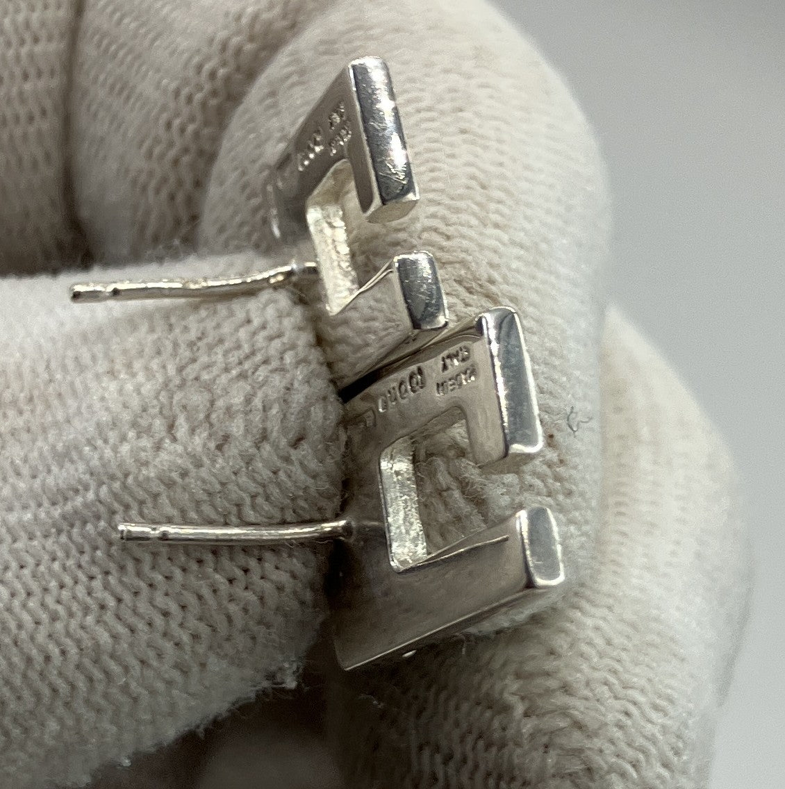 GUCCI G Logo Sterling Silver 925 Stud Earrings Made in Italy Pair