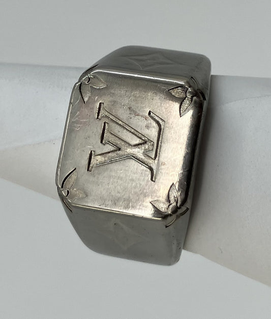 Louis Vuitton M62487 Signet Ring Monogram Silver M Size JP19 US9.5 14mm Band