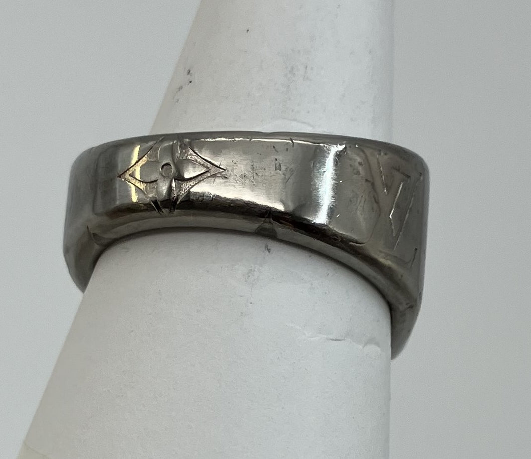 Louis Vuitton M62487 Signet Ring Monogram Silver M Size JP19 US9.5 14mm Band