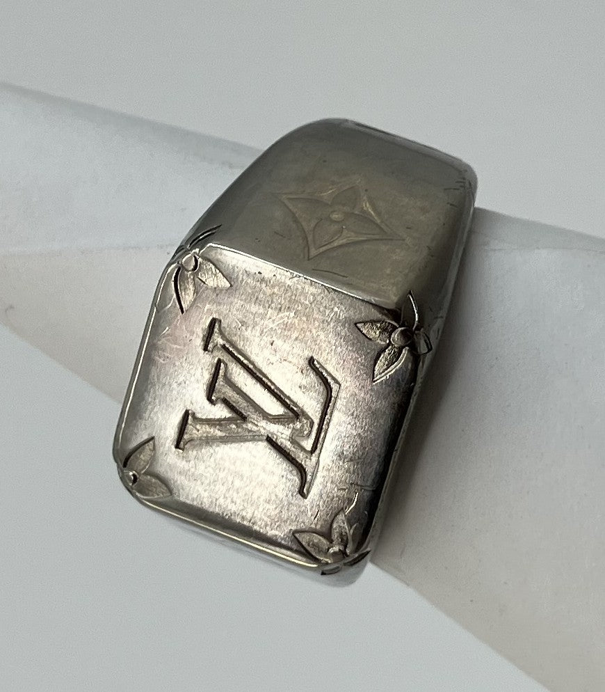 Louis Vuitton M62487 Signet Ring Monogram Silver M Size JP19 US9.5 14mm Band