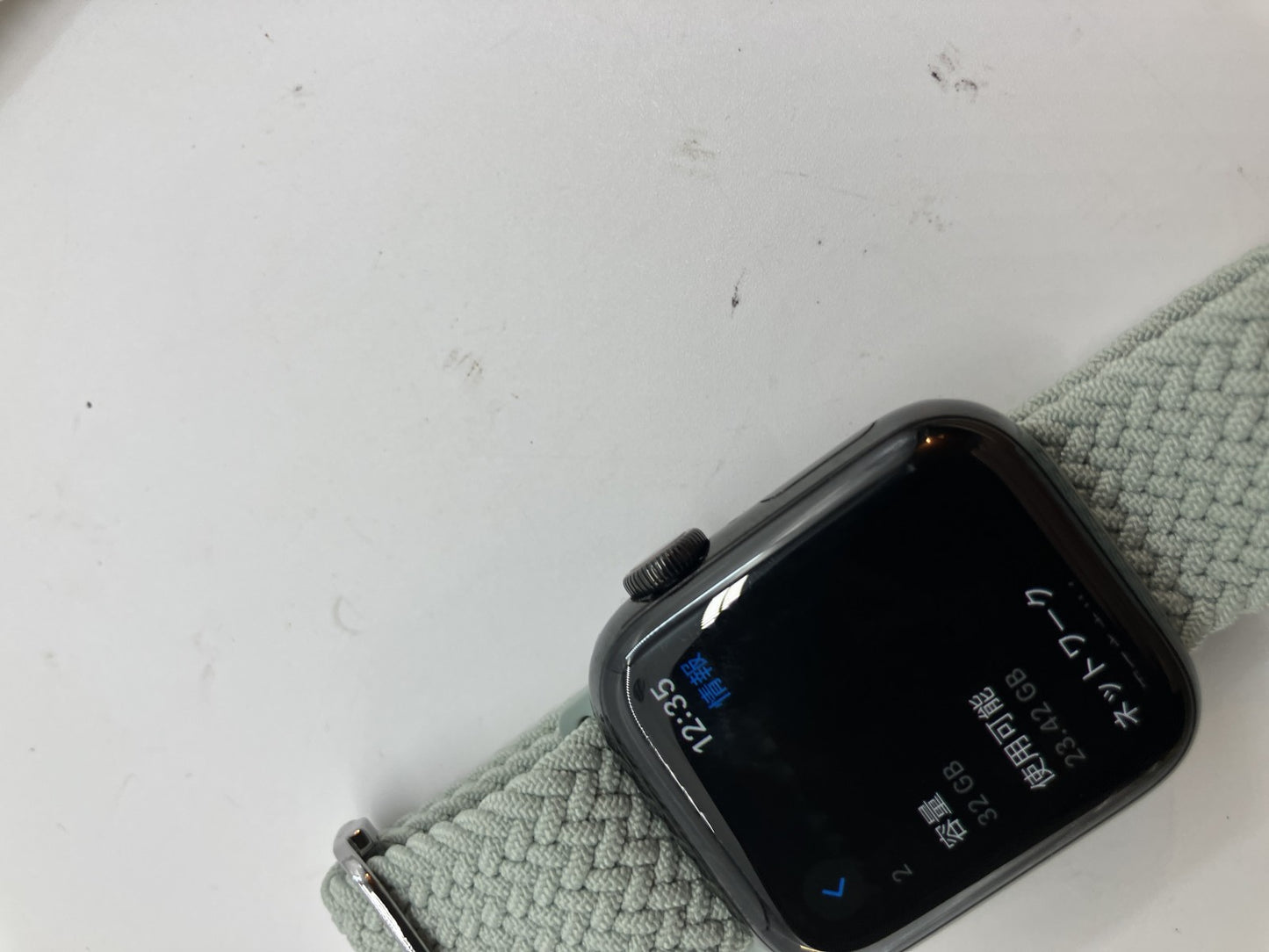 Apple Watch Series 5 40mm GPS Space Gray Aluminum A2156 Battery 70% Charger