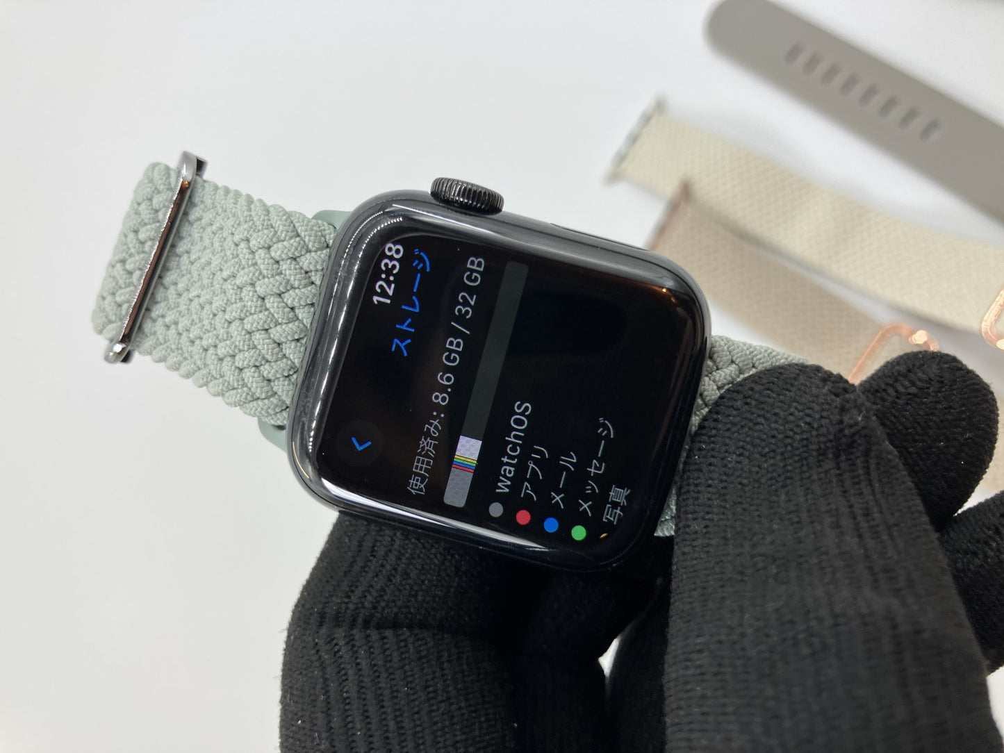 Apple Watch Series 5 40mm GPS Space Gray Aluminum A2156 Battery 70% Charger